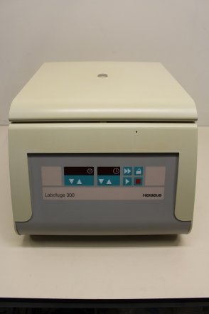 Heraeus Labofuge 300 Centrifuge