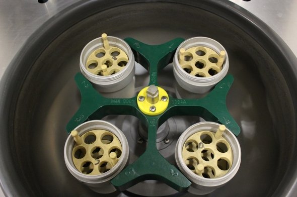 Hettich Rotanta/AP 4302 Centrifuge
