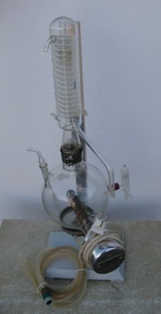 Laboratory water distillator