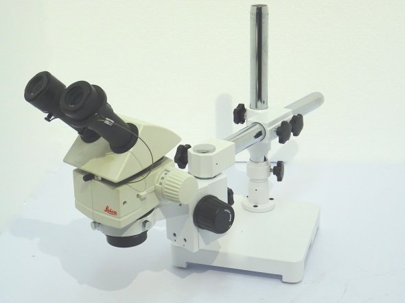  Leica M60 on swivel arm stand