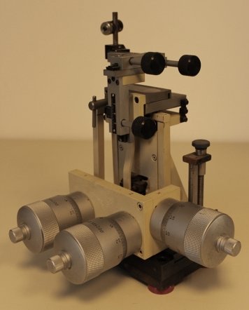 Huxley-Goodfellow micromanipulator
