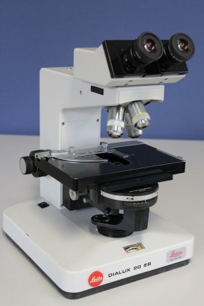 Leitz Dialux 20 EB Binocular Transmitted Light Microscope
