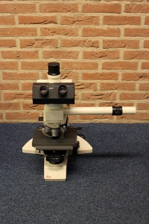 (TOPOCCASION) Leica DM LB Trinocular Transmitted Light Microscope