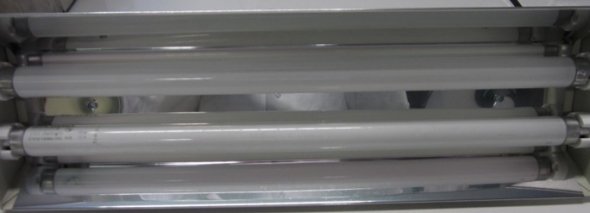 UV bench lamp