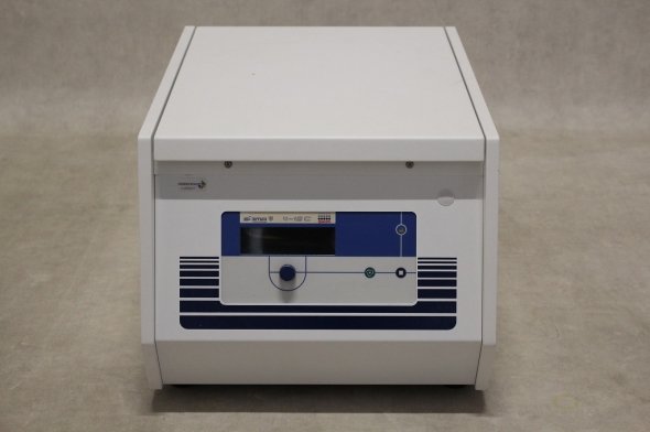 Sigma 4-15C Centrifuge