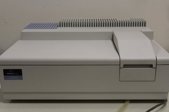 Perkin Elmer Lambda 25 UV/VIS Spectrometer