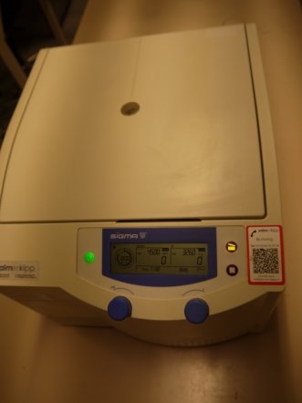 Sigma 2-16 P centrifuge