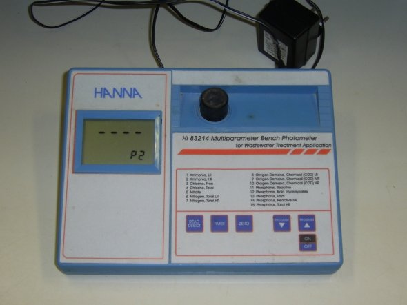 Multiparameter bench fotometer voor afvalwater toepassing