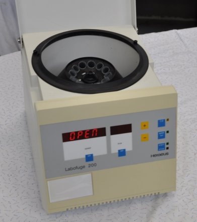 Heraeus Labofuge 200