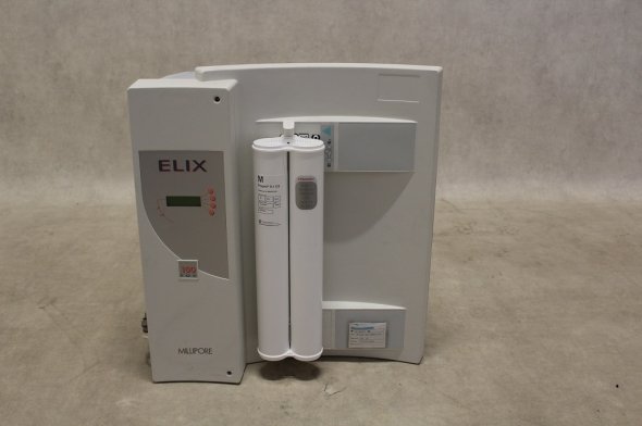 (TOPOCCASION) Millipore Elix 100 Water Purification System Including 350L storage tank with automatic UV sanitation module